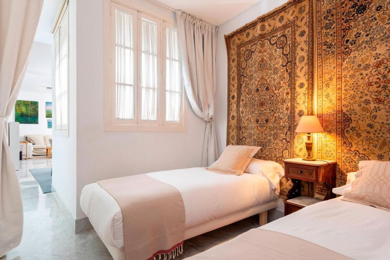 Genteel Home Pasaje Santa Cruz Sevilla Exterior foto